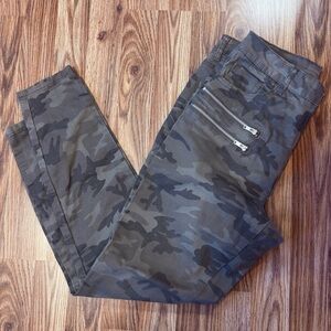 New Look Women's Camo Straight Leg Pants - Olive & Dark Green